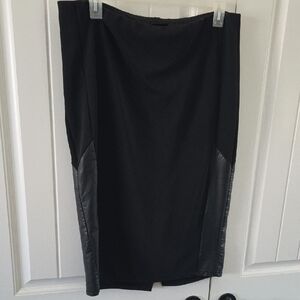 Elegant Black Pencil Skirt with Leather Details